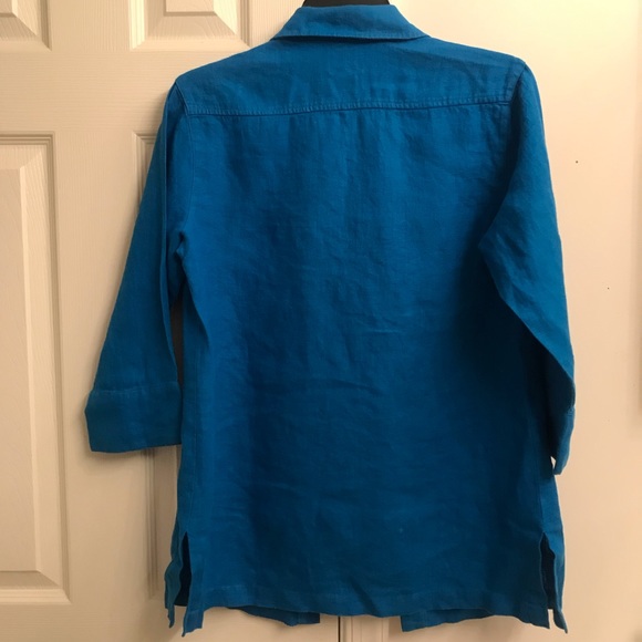 Chico’s beautiful blue button down blouse - Picture 2 of 6